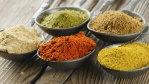 Przyprawy, które skutecznie wspomagają odchudzanie – odkryj ich tajemnice!