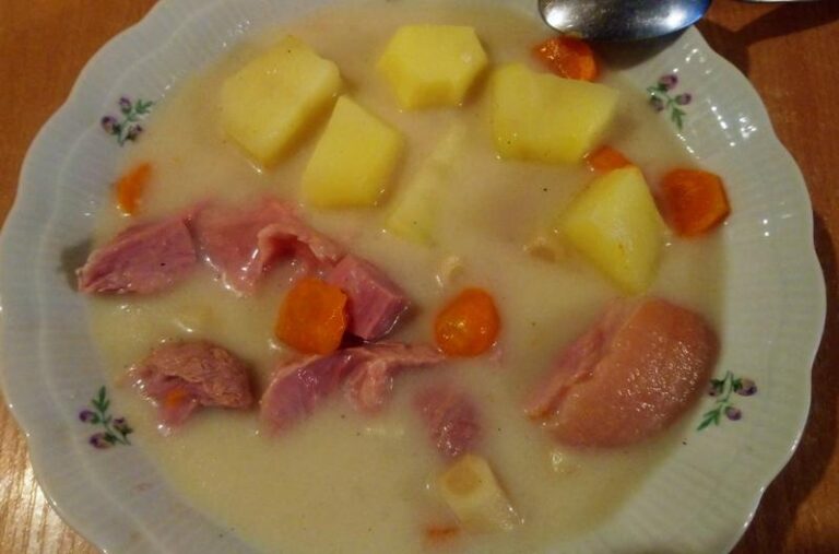 Rozgrzewająca zupa idealna na golonkę – sprawdź nasze sprawdzone przepisy!