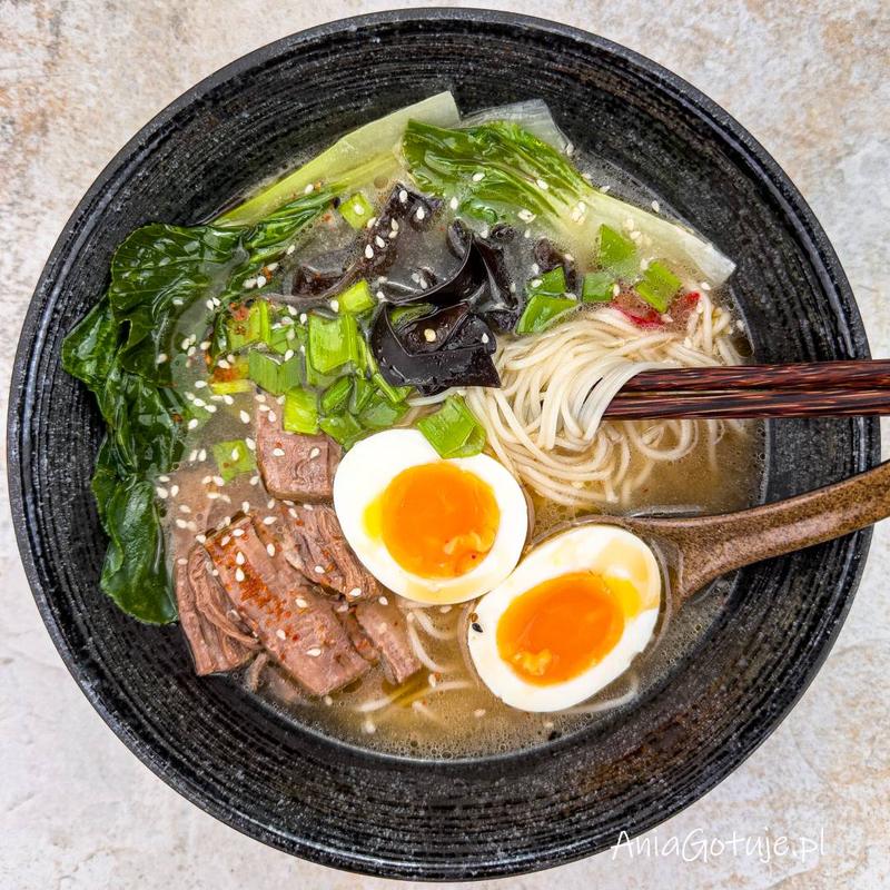 Jak ramen odkrywa nowe smaki – co warto wiedzieć?