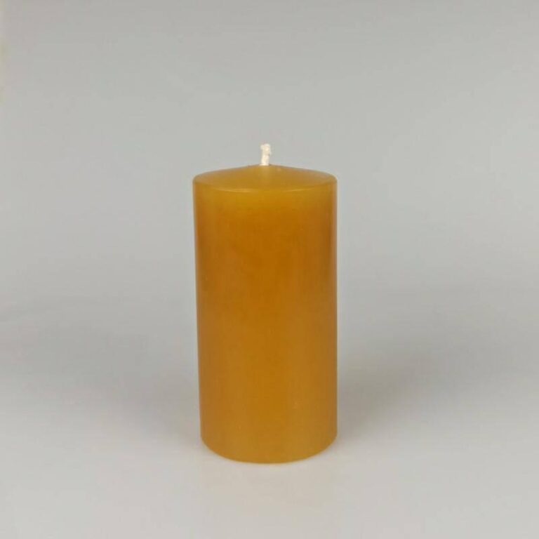 Jak skutecznie zastąpić knot w świeczce domowymi sposobami?