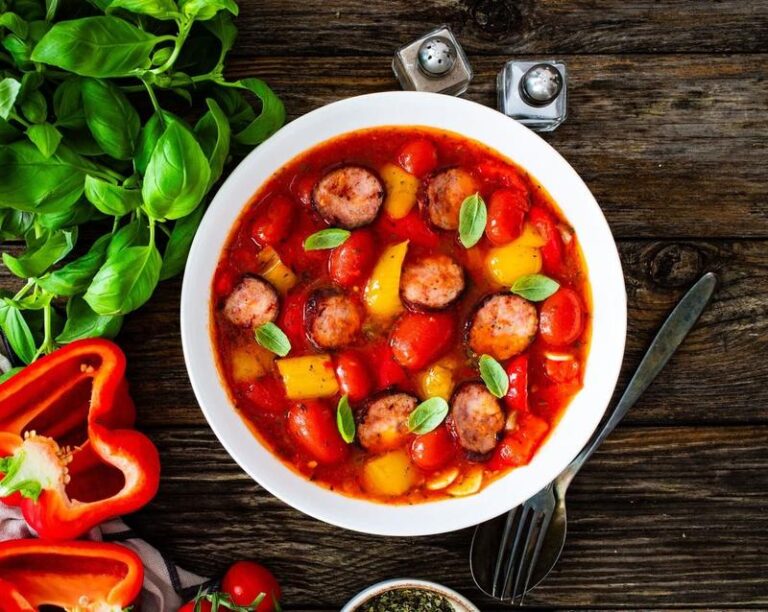 Odkryj najlepsze przyprawy, którymi doprawić leczo z cukinii