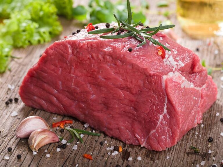 Jak doskonale usmażyć udziec wołowy – czas i technika, które zachwycą smakoszy