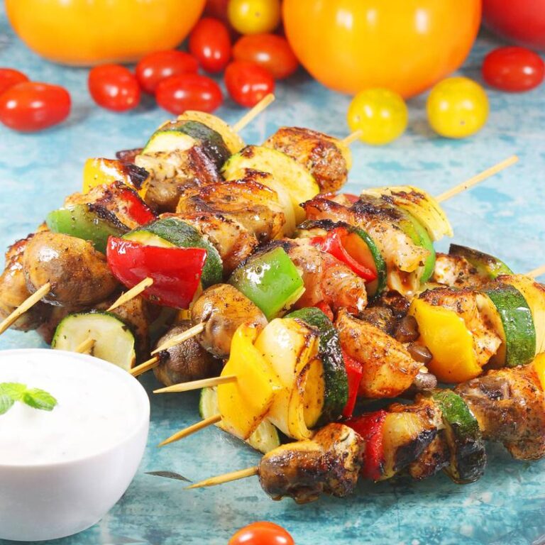 Idealne szaszłyki drobiowe – jak długo piec je w piekarniku?
