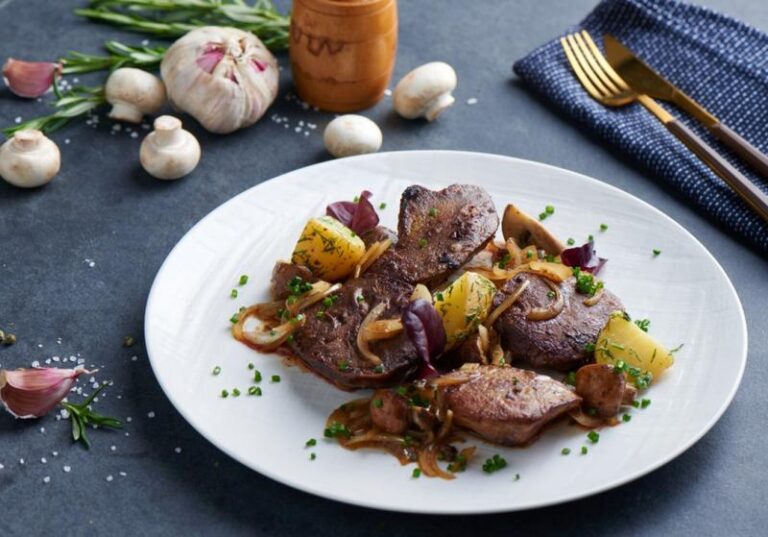 Ile kalorii kryje w sobie smażona wątróbka z indyka? Sprawdź!