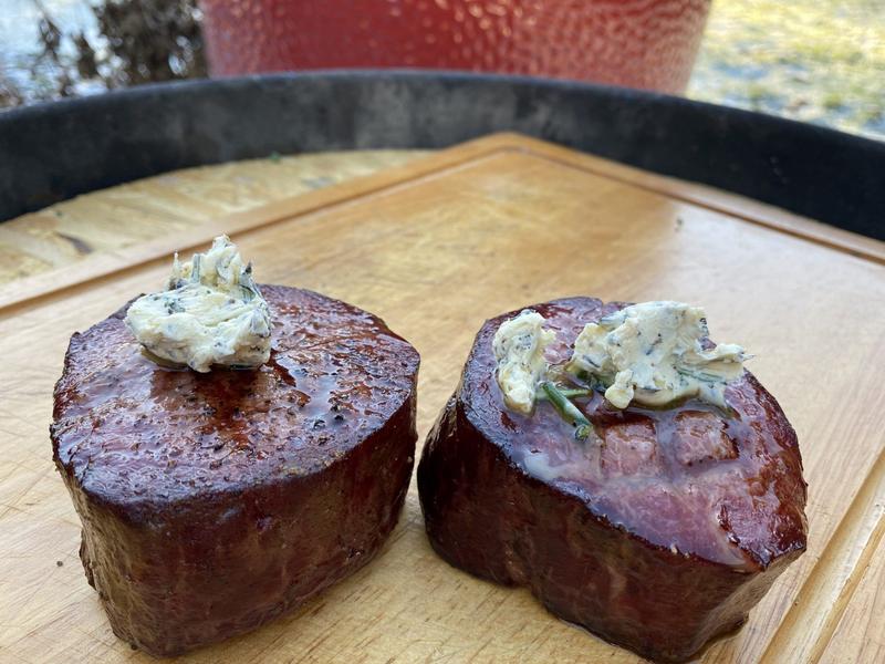 Jak idealnie usmażyć stek z polędwicy wołowej? Czas i techniki w kuchni