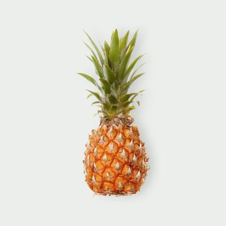 Odkryj, jak smakuje ananas i dlaczego warto go spróbować