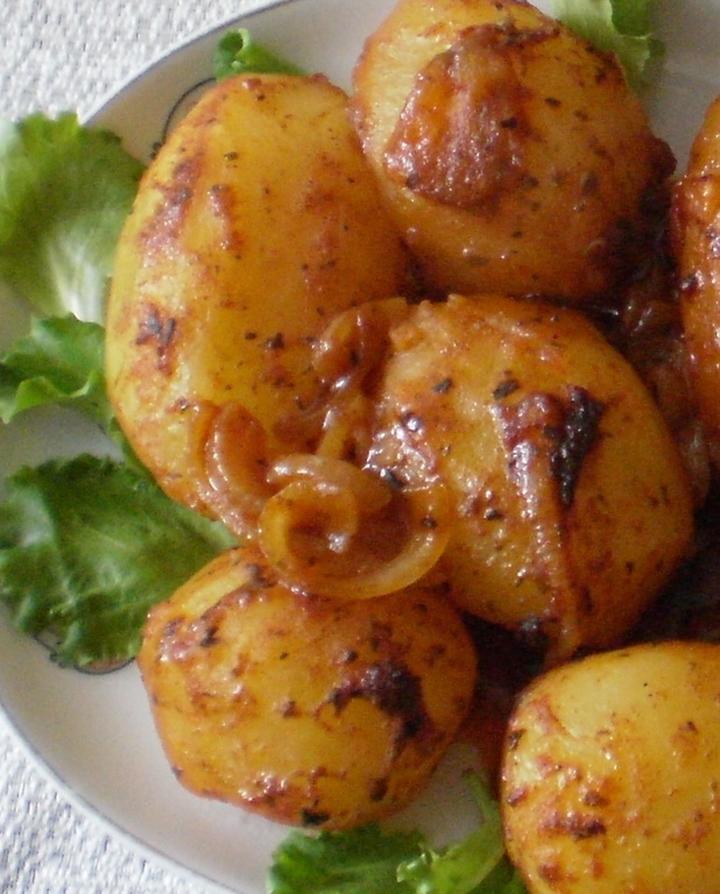 Czas i temperatura pieczenia ziemniaków