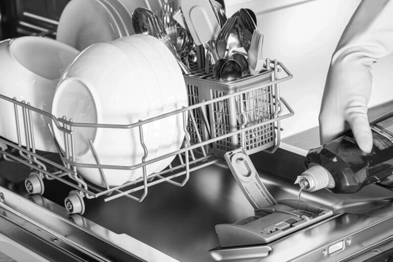 Alternatywy dla nabłyszczacza w zmywarce – co możesz użyć zamiast niego?