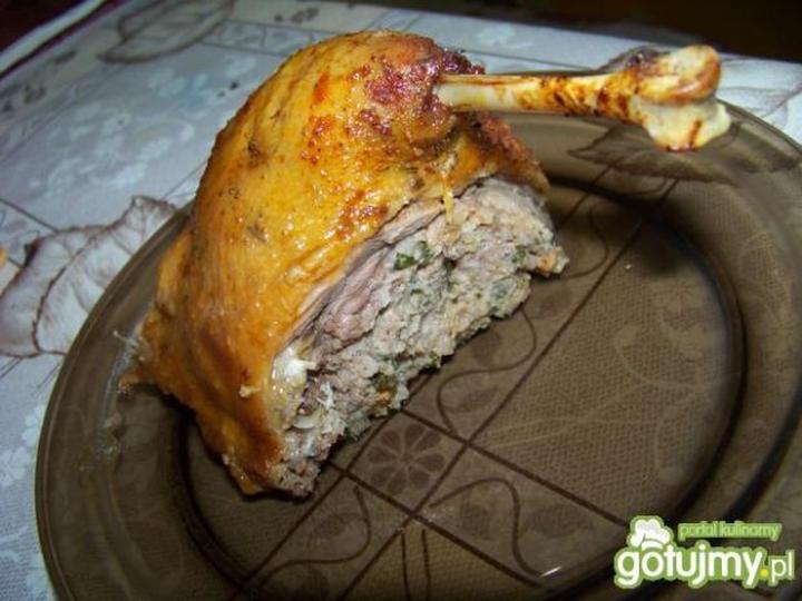 Idealna kaczka nadziewana – jak długo ją piec, by zachwyciła smakiem?