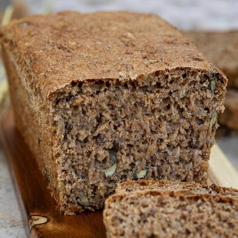 Jak upiec pyszny chleb z mąki razowej w kilku prostych krokach