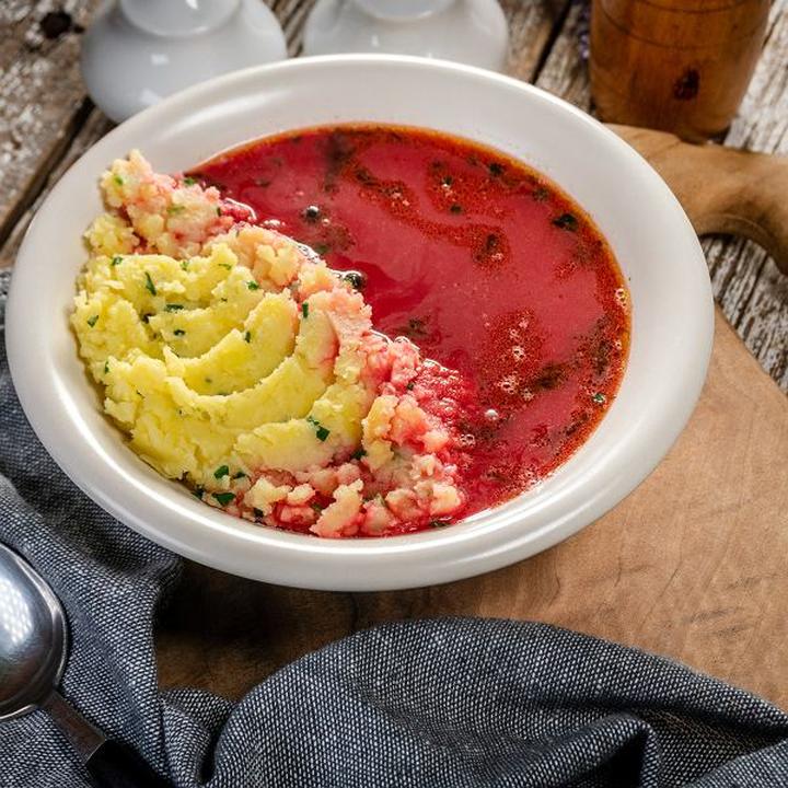 Sekrety idealnego barszczu czerwonego zabielanego – jak go gotować krok po kroku?