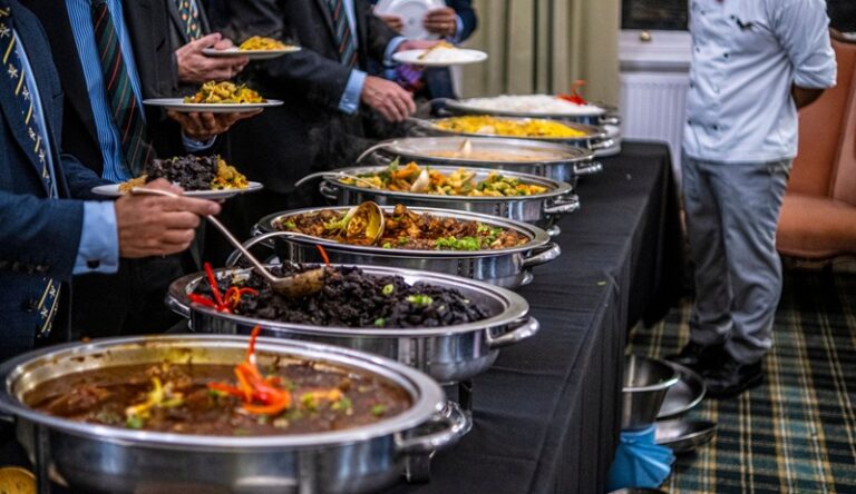 Catering bez własnego magazynu? Coraz więcej firm działa właśnie w ten sposób